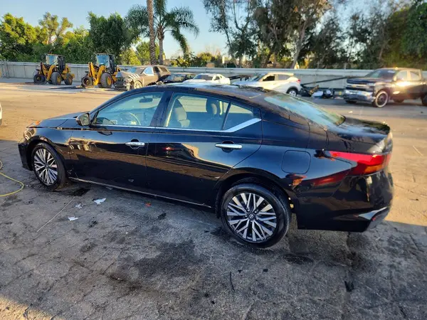 1N4BL4DV3SN327534 2025 NISSAN ALTIMA - Image 2