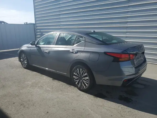 1N4BL4DV3SN339344 2025 NISSAN ALTIMA - Image 2
