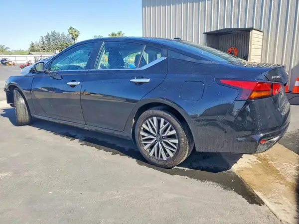 1N4BL4DV3SN344088 2025 NISSAN ALTIMA - Image 2