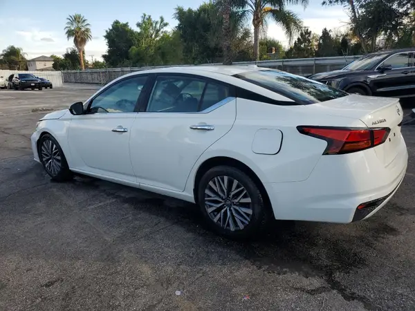 1N4BL4DV3SN349209 2025 NISSAN ALTIMA - Image 2