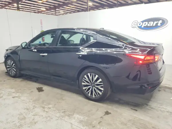 1N4BL4DV3SN350330 2025 NISSAN ALTIMA - Image 2