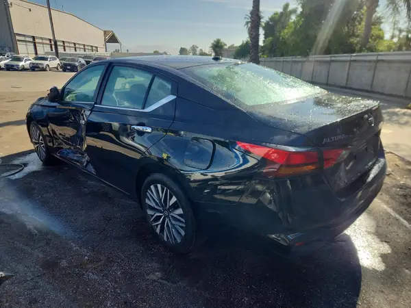 1N4BL4DV3SN351381 2025 NISSAN ALTIMA - Image 2