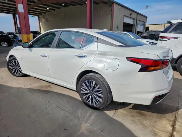 1N4BL4DV3SN356256 2025 NISSAN ALTIMA - Image 2