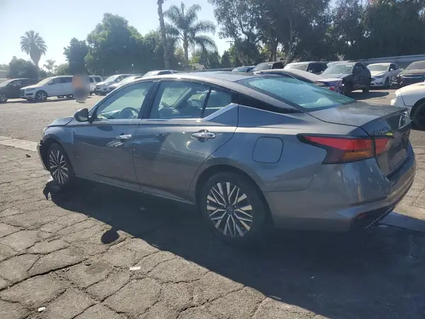 1N4BL4DV3SN362655 2025 NISSAN ALTIMA - Image 2