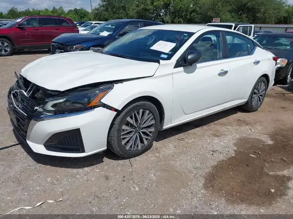 1N4BL4DV3SN364065 2025 NISSAN ALTIMA - Image 2
