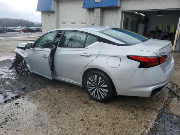 1N4BL4DV3SN366673 2025 NISSAN ALTIMA - Image 2