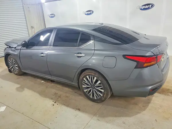 1N4BL4DV3SN367421 2025 NISSAN ALTIMA - Image 2