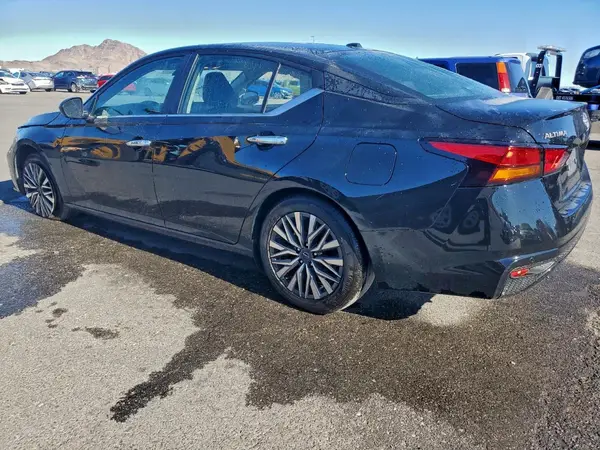 1N4BL4DV3SN367838 2025 NISSAN ALTIMA - Image 2