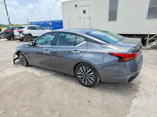 1N4BL4DV3SN367841 2025 NISSAN ALTIMA - Image 2