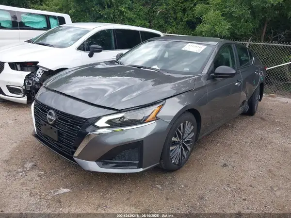 1N4BL4DV3SN372568 2025 NISSAN ALTIMA - Image 2