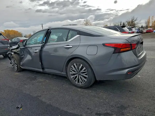 1N4BL4DV3SN381061 2025 NISSAN ALTIMA - Image 2