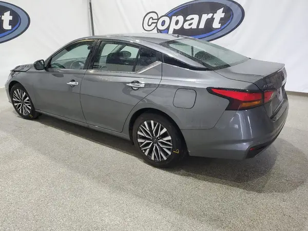 1N4BL4DV3SN382775 2025 NISSAN ALTIMA - Image 2