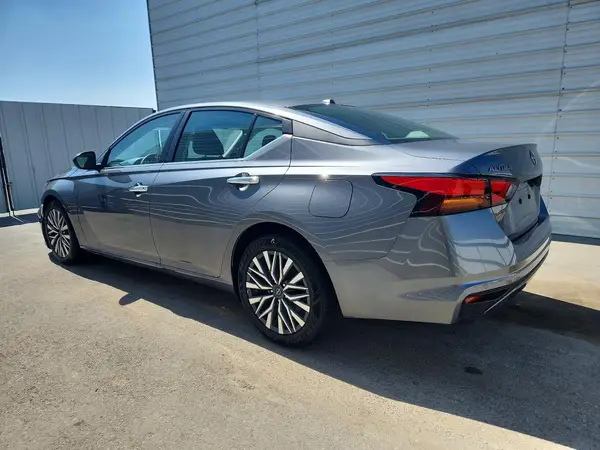 1N4BL4DV3SN389516 2025 NISSAN ALTIMA - Image 2
