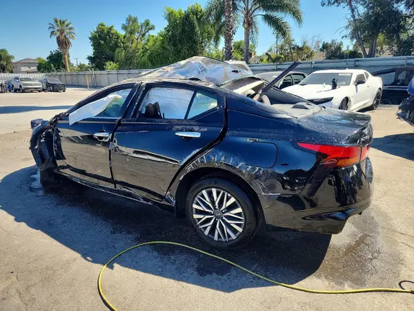1N4BL4DV3SN392447 2025 NISSAN ALTIMA - Image 2