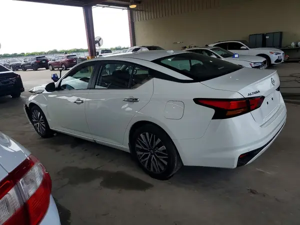 1N4BL4DV3SN398815 2025 NISSAN ALTIMA - Image 2