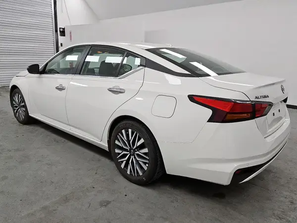 1N4BL4DV3SN399575 2025 NISSAN ALTIMA - Image 2