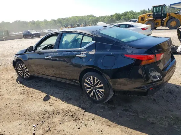 1N4BL4DV3SN403415 2025 NISSAN ALTIMA - Image 2