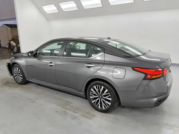 1N4BL4DV3SN404984 2025 NISSAN ALTIMA - Image 2