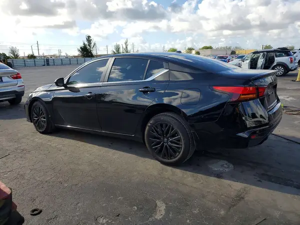 1N4BL4DV3SN413099 2025 NISSAN ALTIMA - Image 2