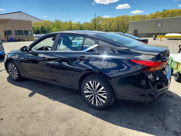 1N4BL4DV3TN310685 2026 NISSAN ALTIMA - Image 2