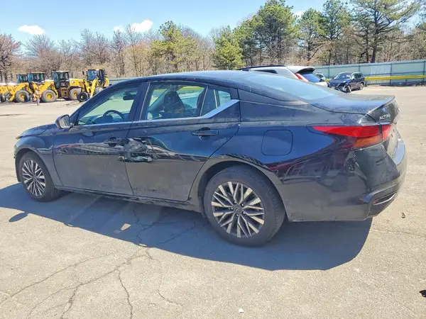 1N4BL4DV3TN311173 2026 NISSAN ALTIMA - Image 2