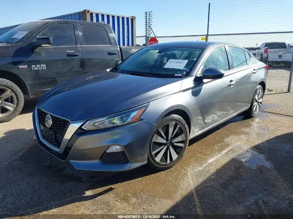 1N4BL4DV4MN335273 2021 NISSAN ALTIMA - Image 2