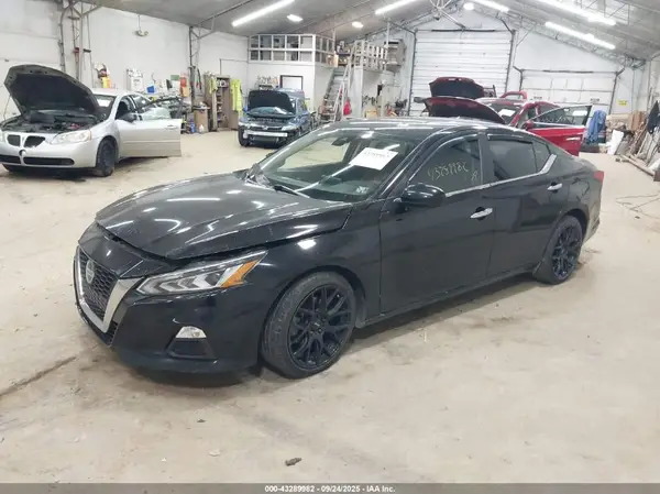 1N4BL4DV4MN338917 2021 NISSAN ALTIMA - Image 2