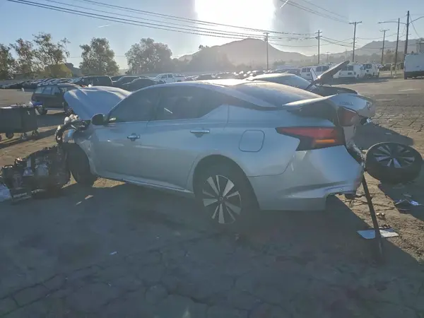 1N4BL4DV4MN339856 2021 NISSAN ALTIMA - Image 2