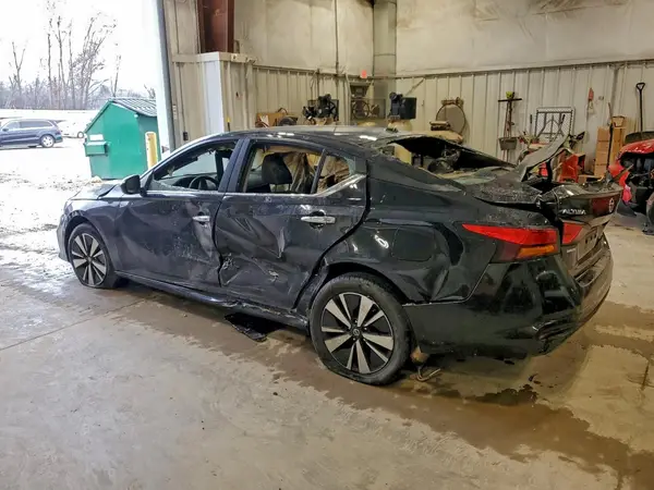 1N4BL4DV4MN418766 2021 NISSAN ALTIMA - Image 2