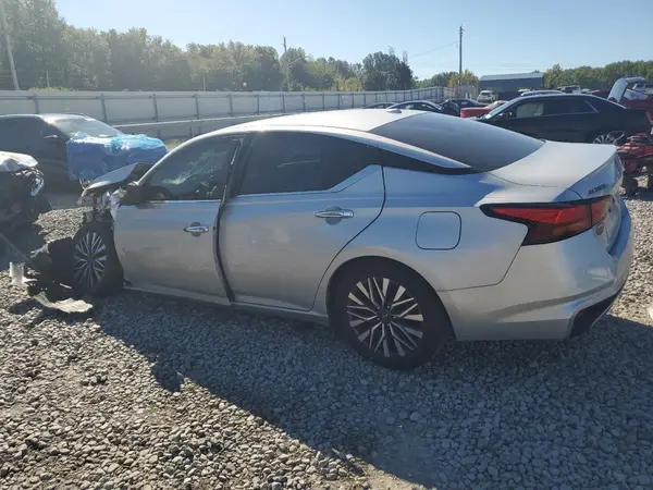 1N4BL4DV4PN306599 2023 NISSAN ALTIMA - Image 2