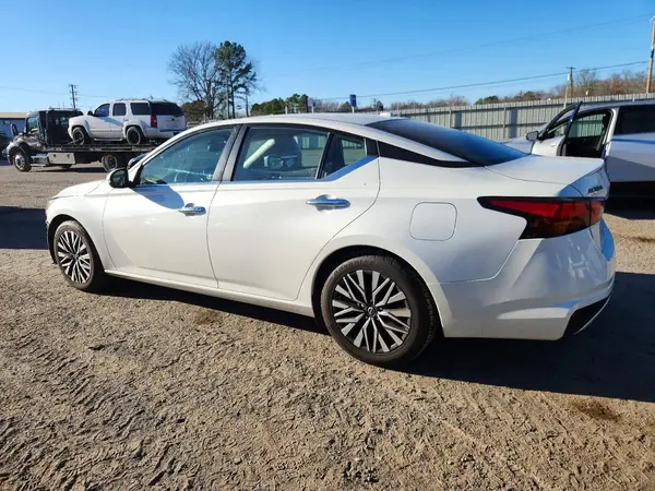 1N4BL4DV4PN306697 2023 NISSAN ALTIMA - Image 2