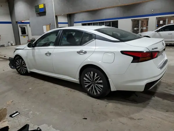 1N4BL4DV4PN327775 2023 NISSAN ALTIMA - Image 2