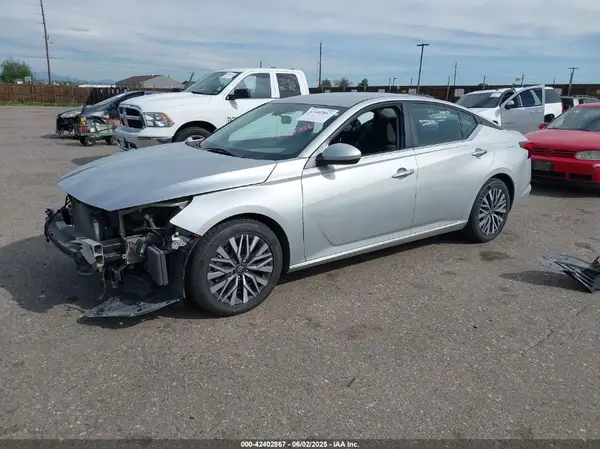 1N4BL4DV4PN332376 2023 NISSAN ALTIMA - Image 2