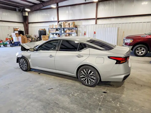 1N4BL4DV4PN332846 2023 NISSAN ALTIMA - Image 2