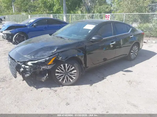 1N4BL4DV4PN339652 2023 NISSAN ALTIMA - Image 2