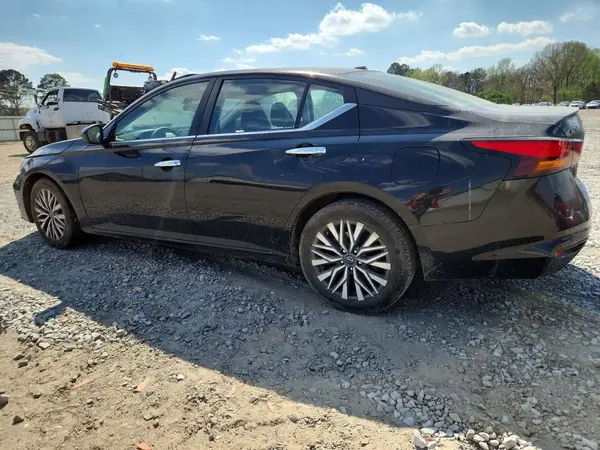 1N4BL4DV4PN348139 2023 NISSAN ALTIMA - Image 2