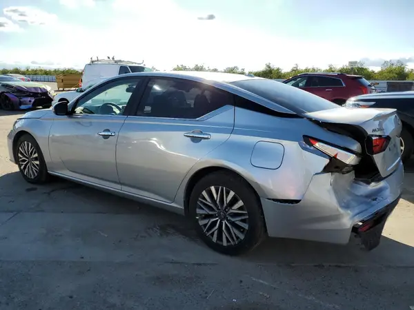 1N4BL4DV4PN349520 2023 NISSAN ALTIMA - Image 2