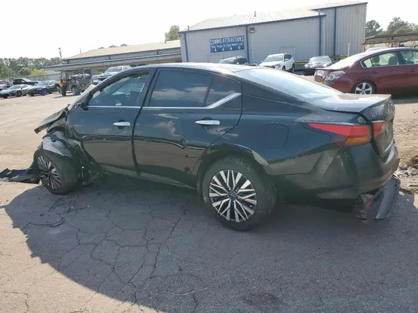 1N4BL4DV4PN369590 2023 NISSAN ALTIMA - Image 2