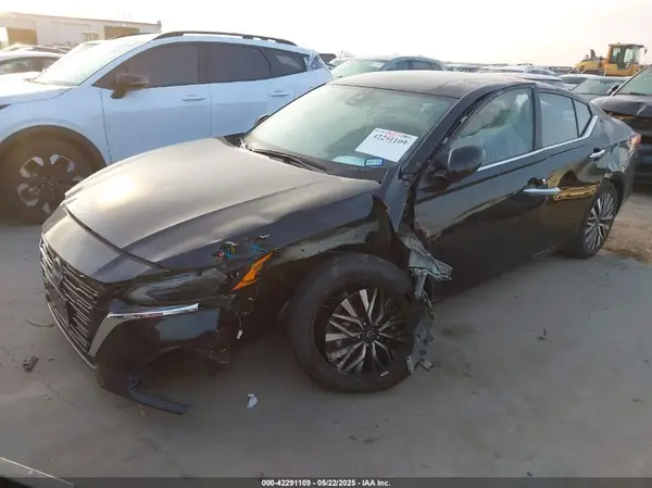 1N4BL4DV4PN369993 2023 NISSAN ALTIMA - Image 2