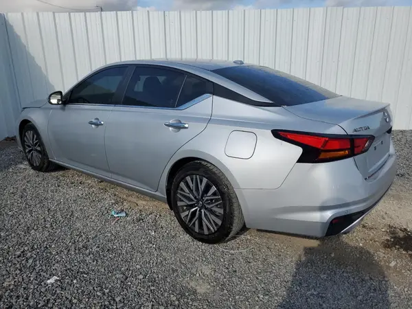 1N4BL4DV4PN371632 2023 NISSAN ALTIMA - Image 2