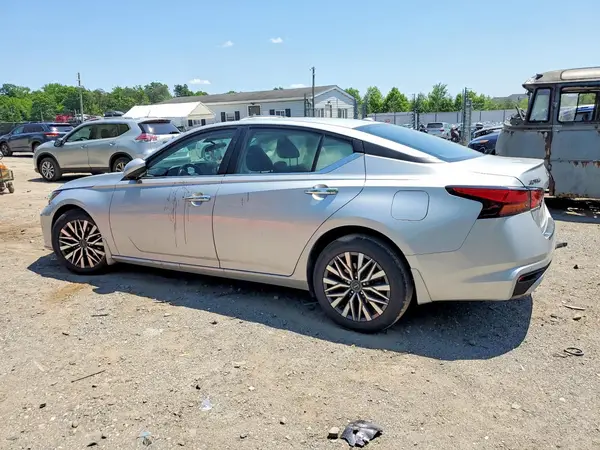 1N4BL4DV4PN379620 2023 NISSAN ALTIMA - Image 2