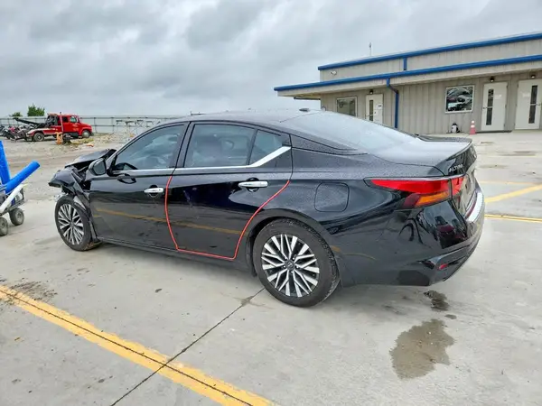 1N4BL4DV4PN409845 2023 NISSAN ALTIMA - Image 2