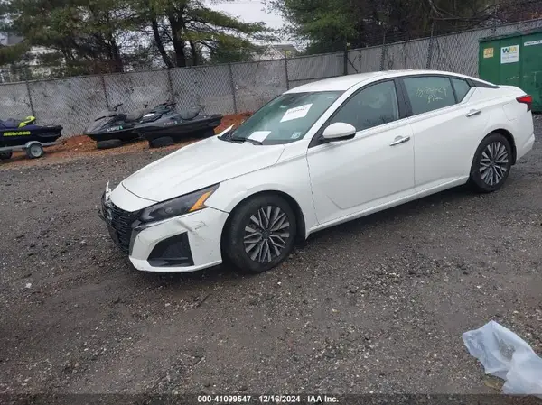 1N4BL4DV4PN414799 2023 NISSAN ALTIMA - Image 2