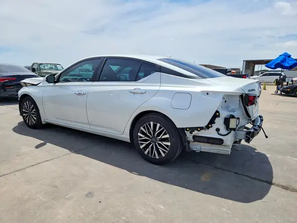 1N4BL4DV4PN415550 2023 NISSAN ALTIMA - Image 2