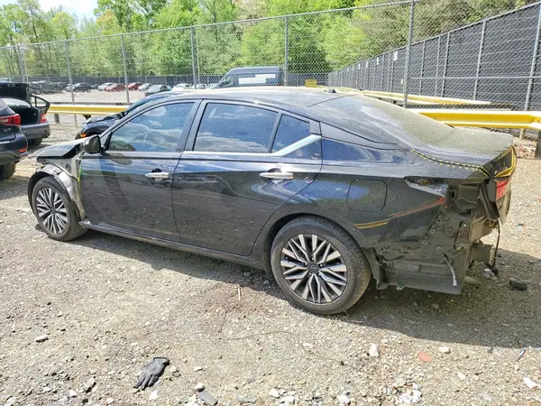 1N4BL4DV4PN421543 2023 NISSAN ALTIMA - Image 2