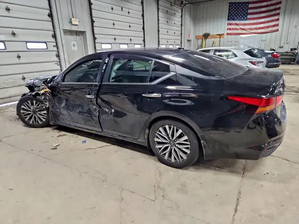 1N4BL4DV4PN426466 2023 NISSAN ALTIMA - Image 2