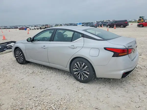 1N4BL4DV4RN304662 2024 NISSAN ALTIMA - Image 2