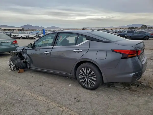 1N4BL4DV4RN304967 2024 NISSAN ALTIMA - Image 2