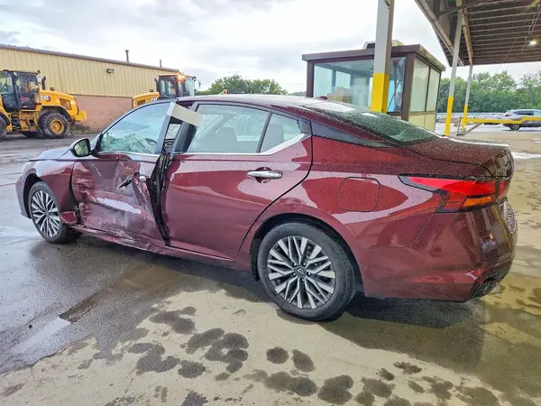1N4BL4DV4RN310882 2024 NISSAN ALTIMA - Image 2