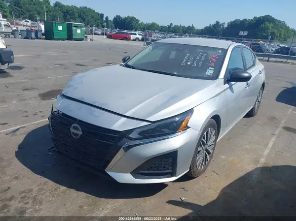 1N4BL4DV4RN311594 2024 NISSAN ALTIMA - Image 2